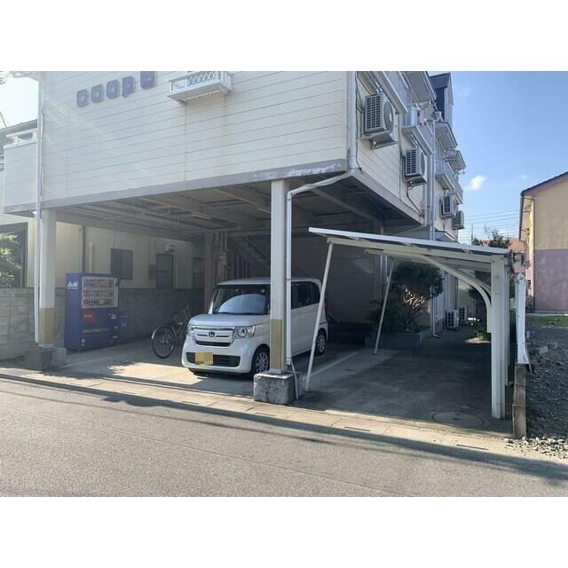 コーポ６ 駐車場