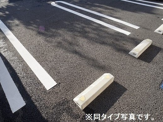 ブリッサ　パラシオ 駐車場