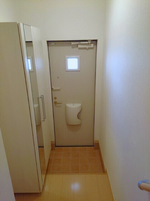 クラシオンＢ 玄関