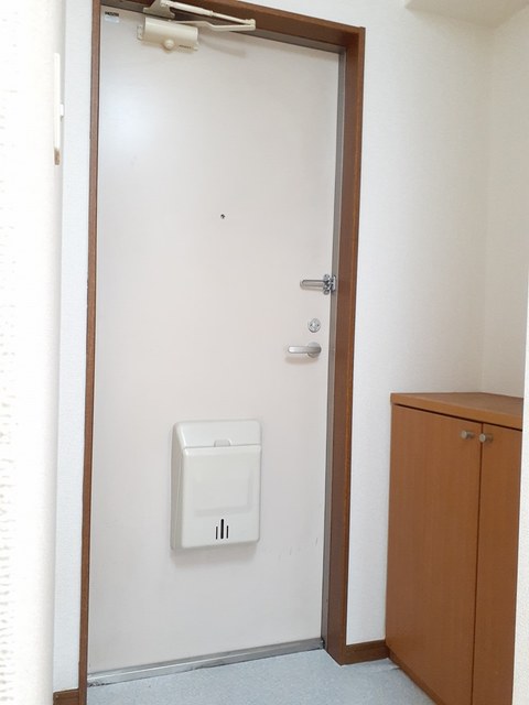 ティアラ 玄関