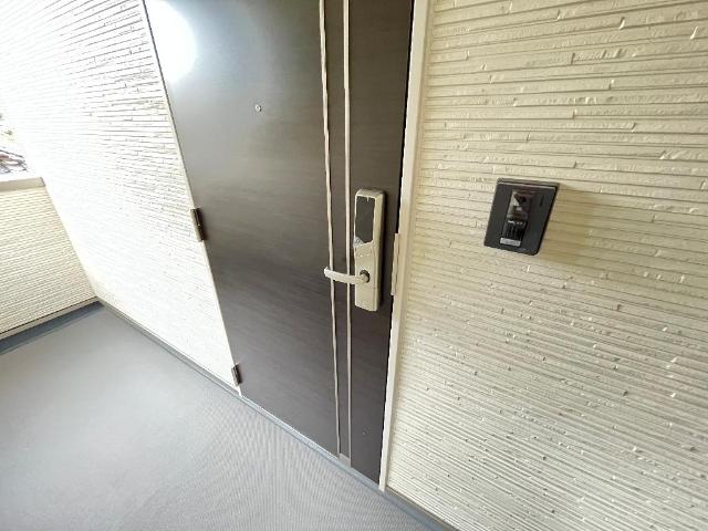 パーシモンズ　テラス 玄関