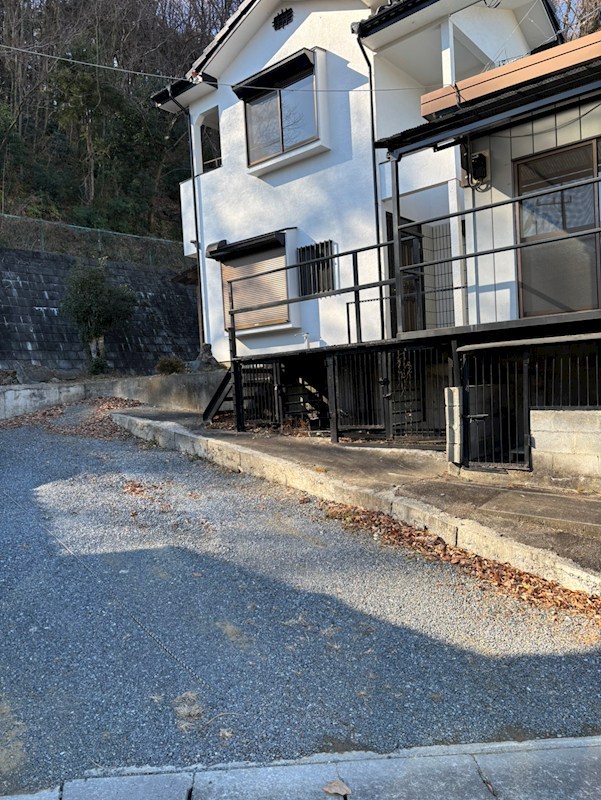 寄居町富田貸家 駐車場