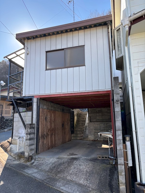 寄居町富田貸家 駐車場