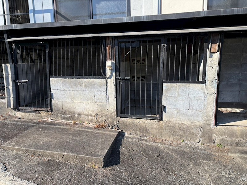 寄居町富田貸家 収納