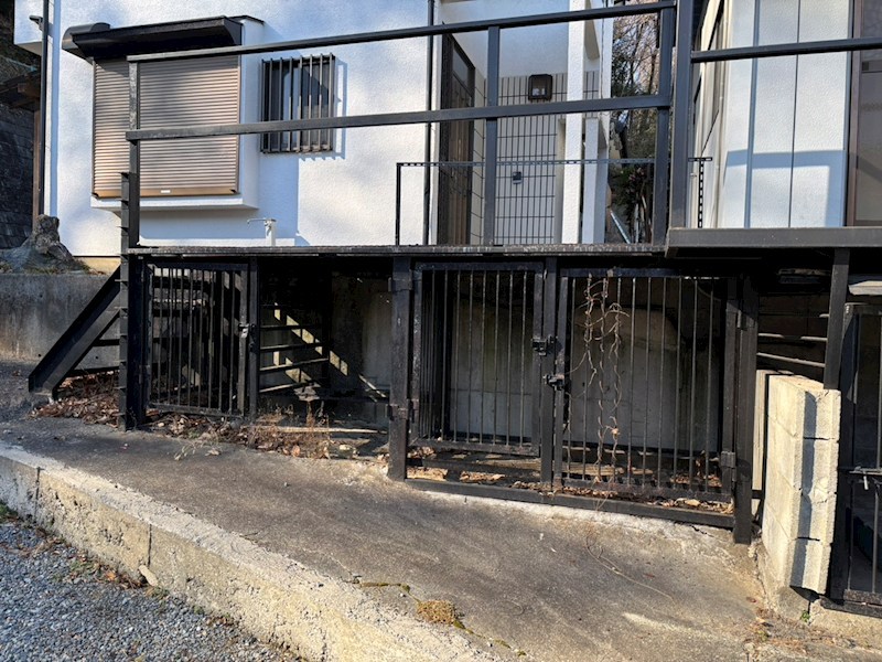 寄居町富田貸家 収納