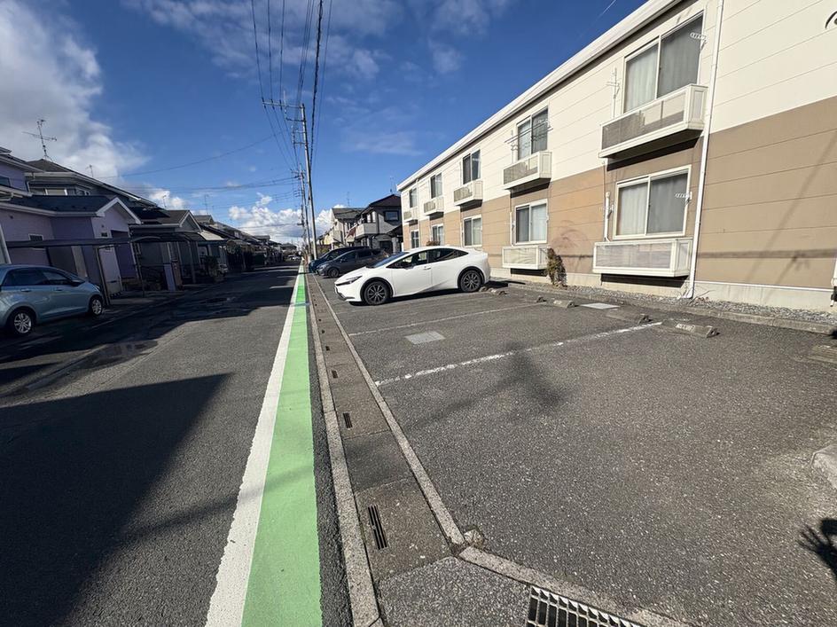 レオパレスアゼリア その他