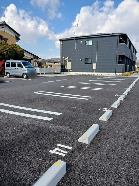 セレスティア 駐車場