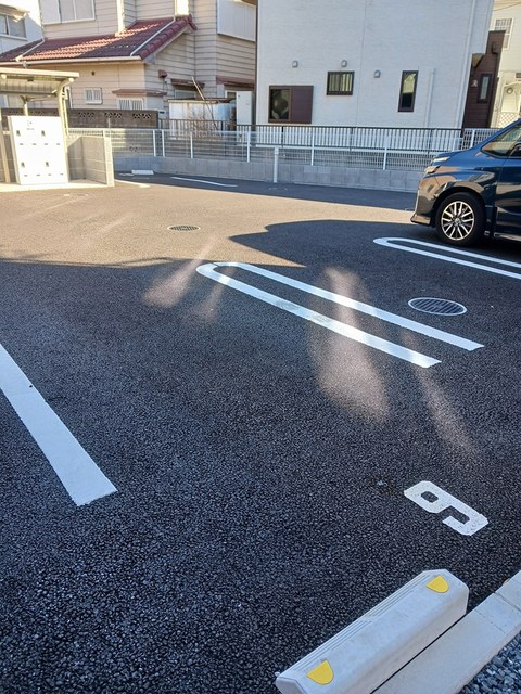 メゾン　ヴィオラ 駐車場