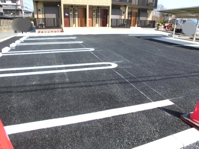 クローネ 駐車場