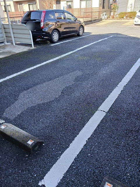 メゾンドソレアード 駐車場
