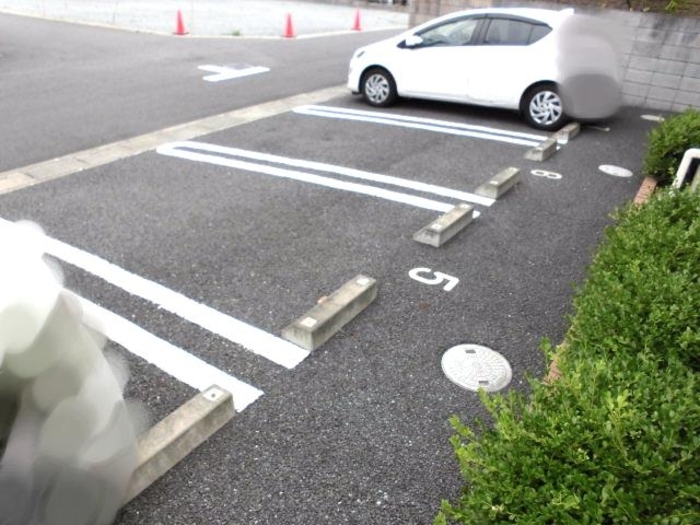 エーデル･ハイム 駐車場