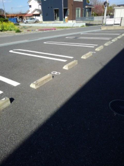 ベル　ルミエール 駐車場