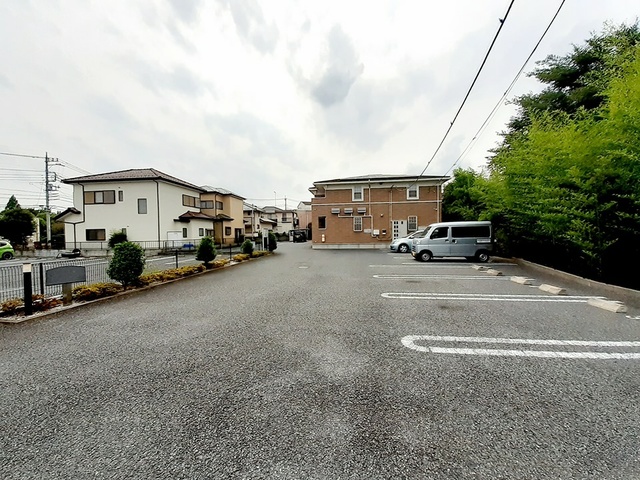 パークサイド・プリムラ 駐車場