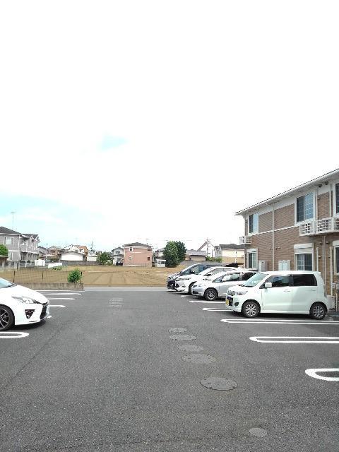 カーサ・フォルトナータＣ 駐車場
