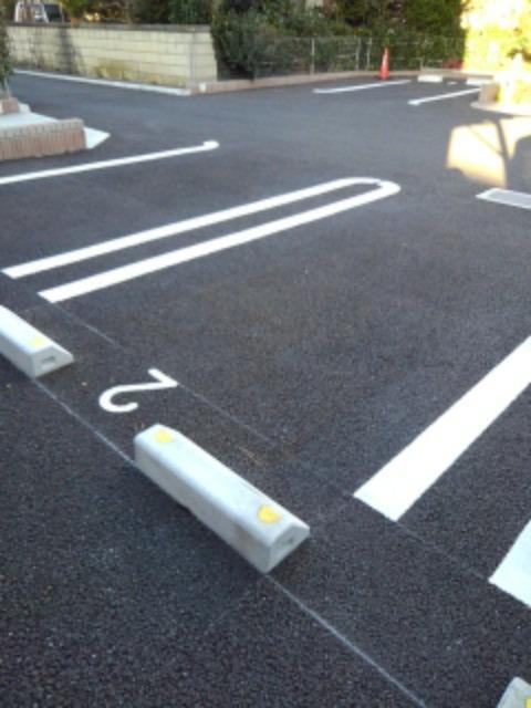 グッドヒルⅢ 駐車場