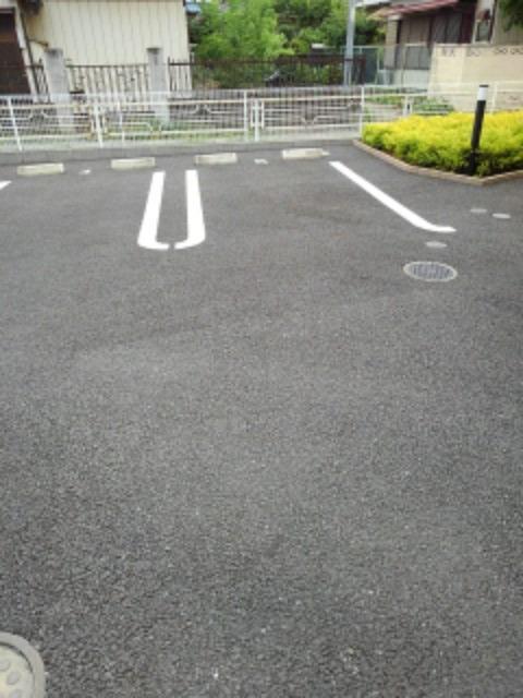 ジャルダン　デュ　ミエル 駐車場