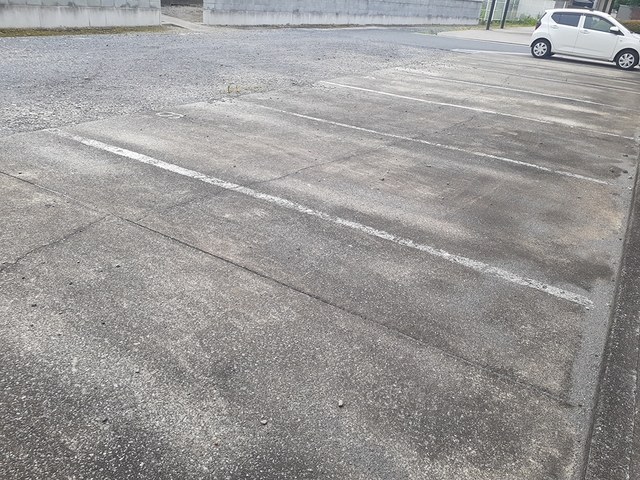 エルディム・城西Ａ 駐車場