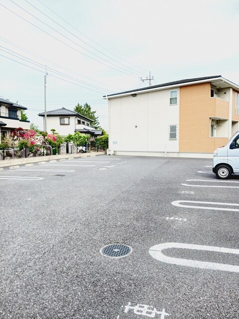 アイスバーグⅡ 駐車場