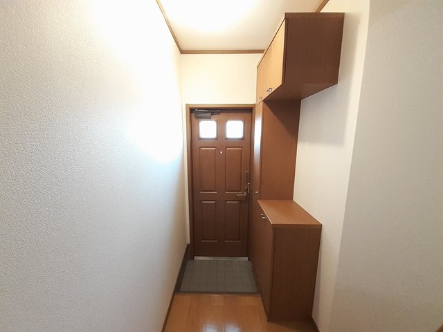 アリコヴェールＢ 玄関