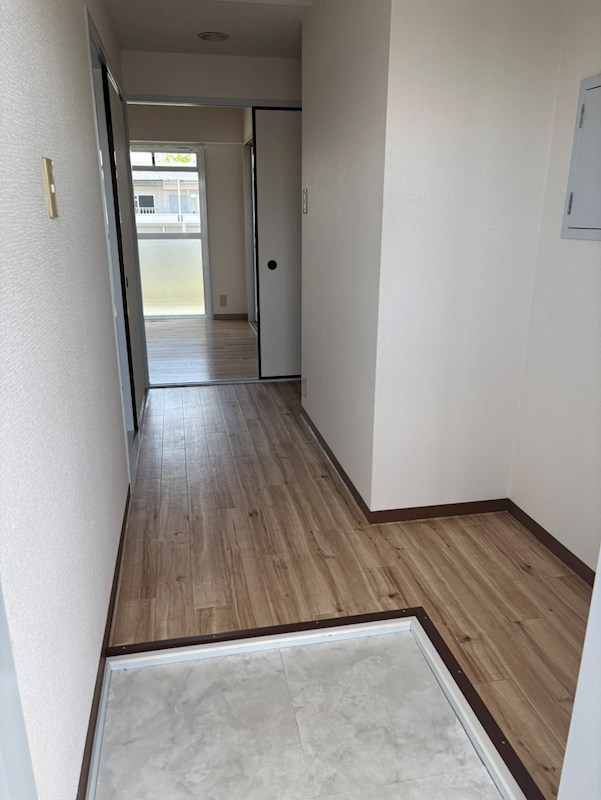 ビレッジハウス田谷２号棟 玄関