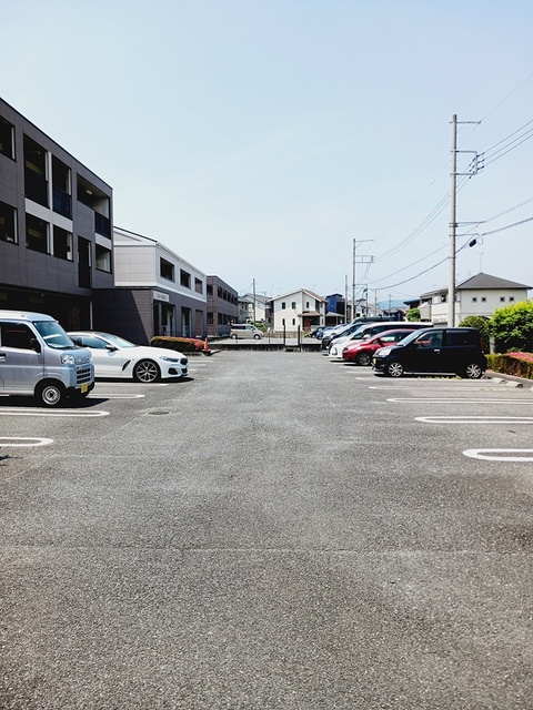 バンブー・ジェンシアン 駐車場