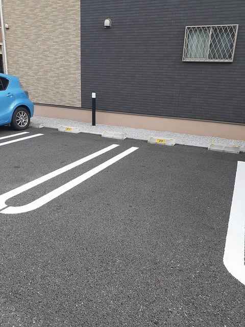 ポエラバ　１ 駐車場