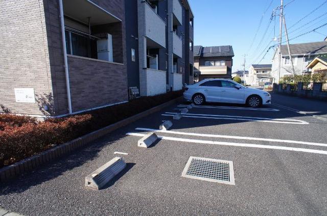アイ　フリーデ 駐車場
