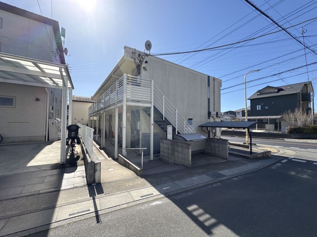 レオネクストライフ高坂 外観