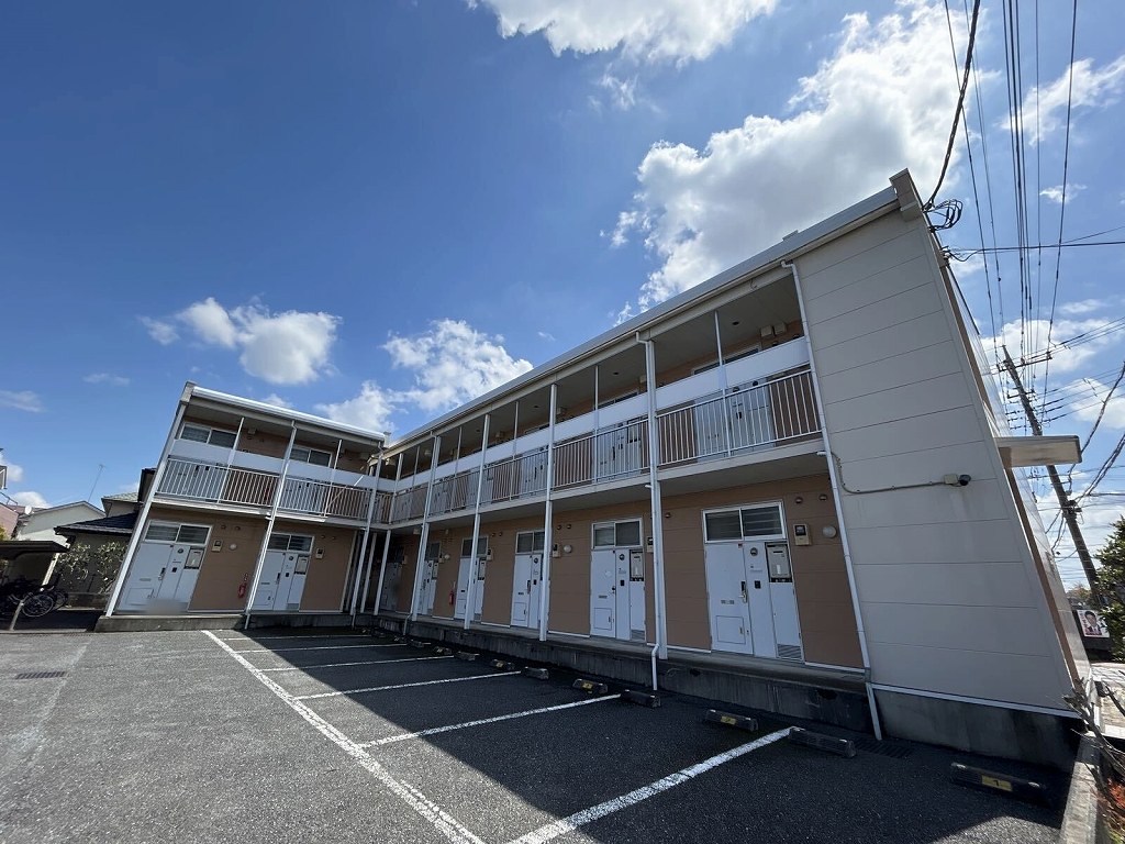 レオパレスセレブ 外観