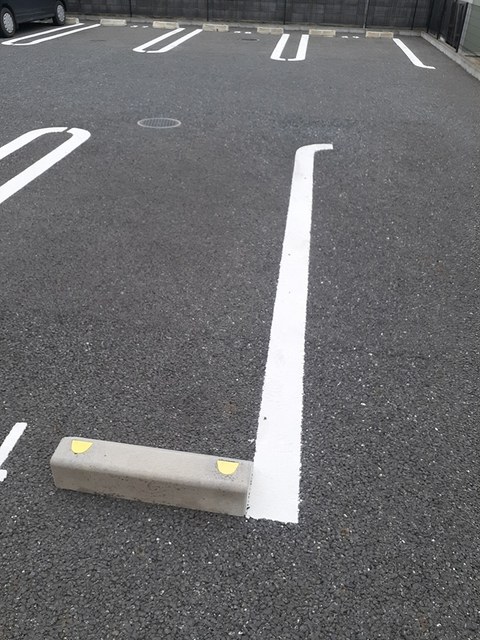 イ・グレック・メゾンⅢ 駐車場