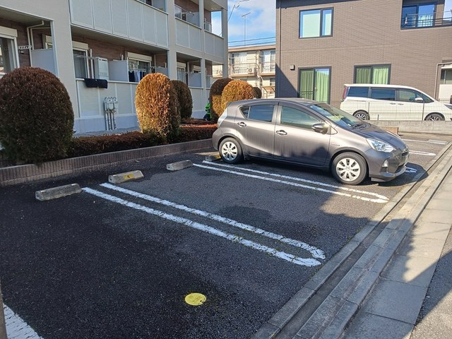 ル・シェモア 駐車場