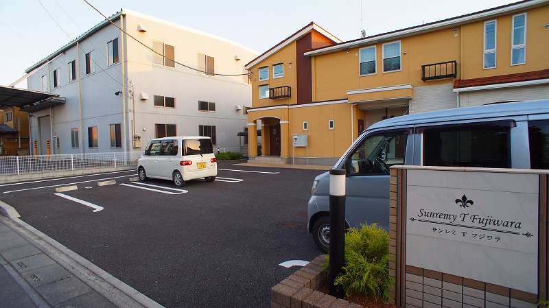 サンレミ　Ｔ　フジワラ 駐車場