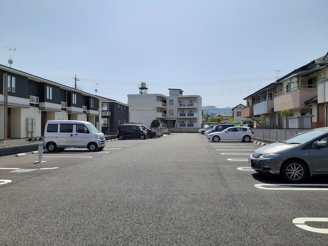 エテルノ　Ⅳ 駐車場
