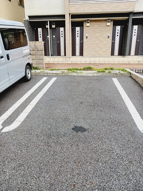 グラン　ソフィア 駐車場