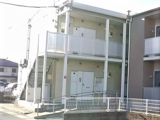 レオパレスミミ　コパン 玄関