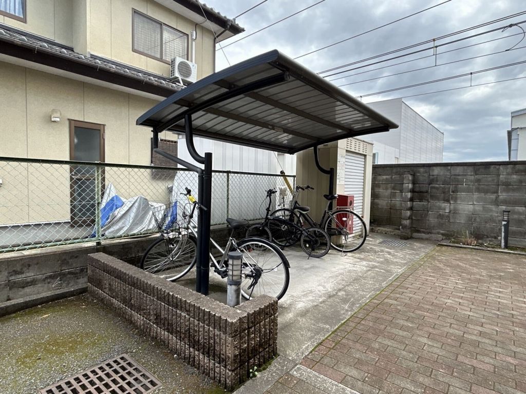 レオパレスラフィーニア その他