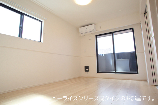 ヒカルサ深谷ウエスト リビング