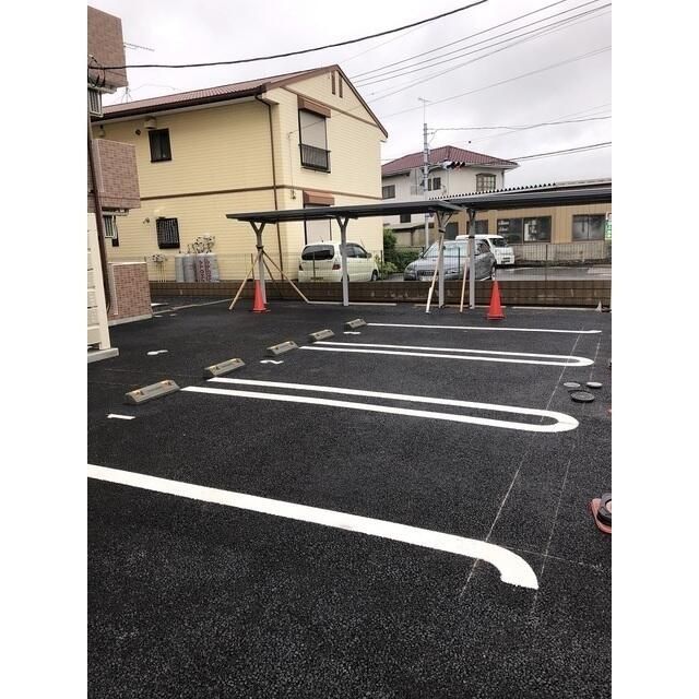 グランインカム曙 駐車場