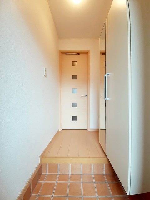 クラシオンＢ 玄関