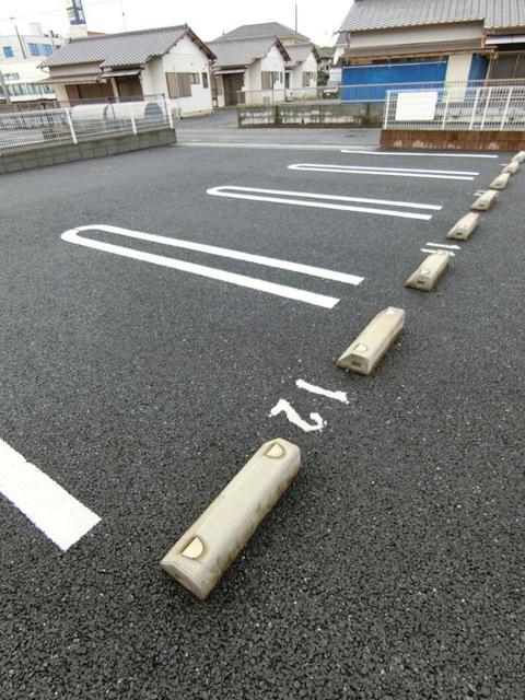 サンリバー 駐車場