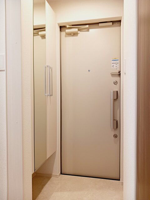 ヒカルサ北坂戸 玄関