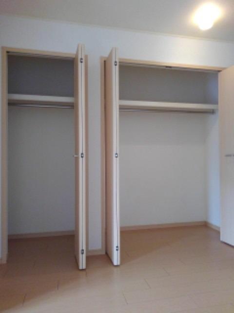 メゾン　フローラル 収納