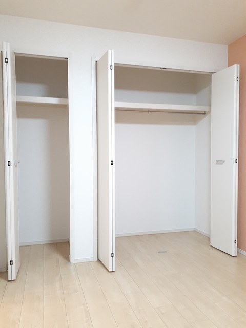 オランジュ・ウエスト 収納