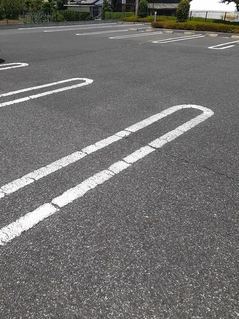 ギラソールＡ 駐車場