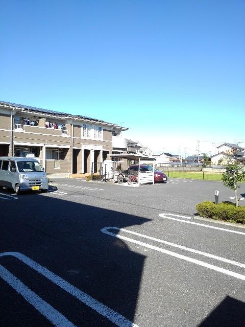 サニーハウス 駐車場