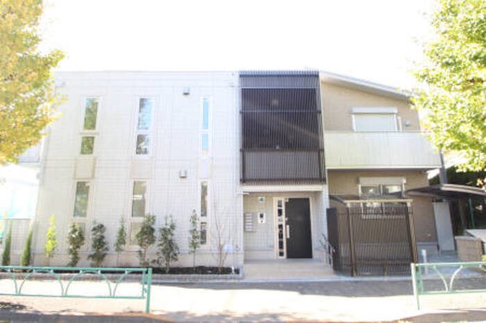 CRAPE MYRTLE 駒沢公園通り 外観