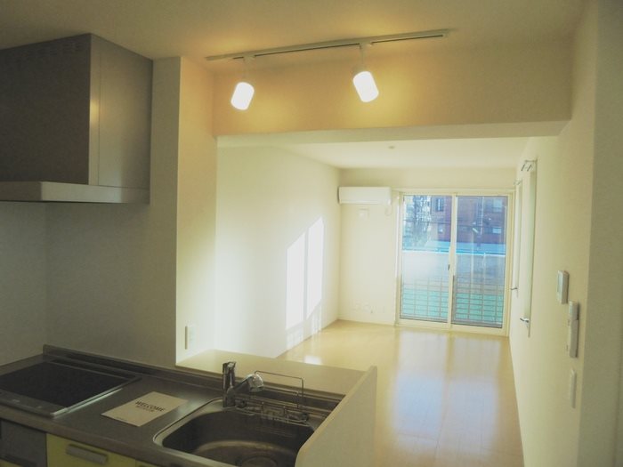 CRAPE MYRTLE 駒沢公園通り リビング