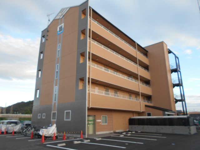 ネオ・フラッツ野洲 203号室 外観