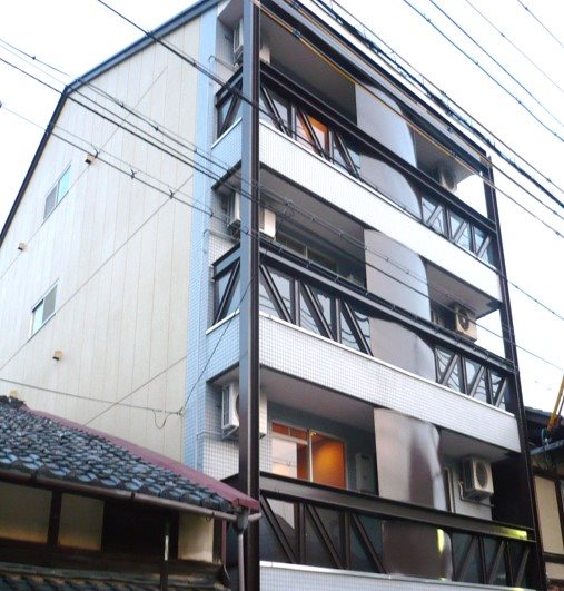 コスモハイツ千本 201号室 外観