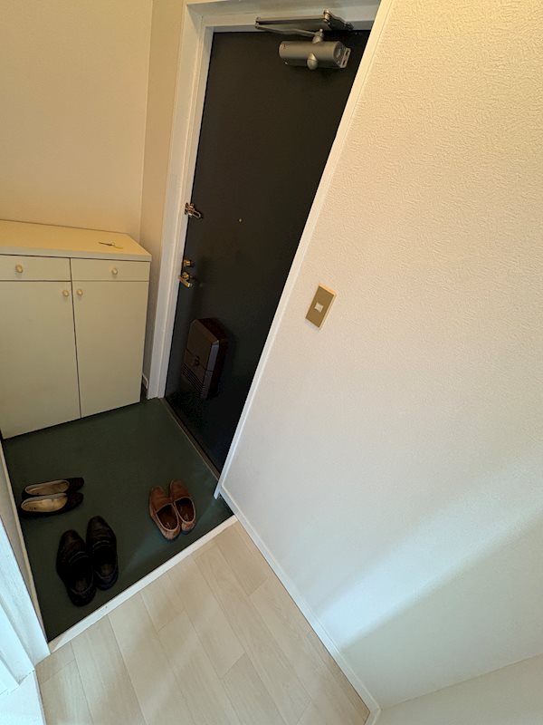 メゾンド都 玄関